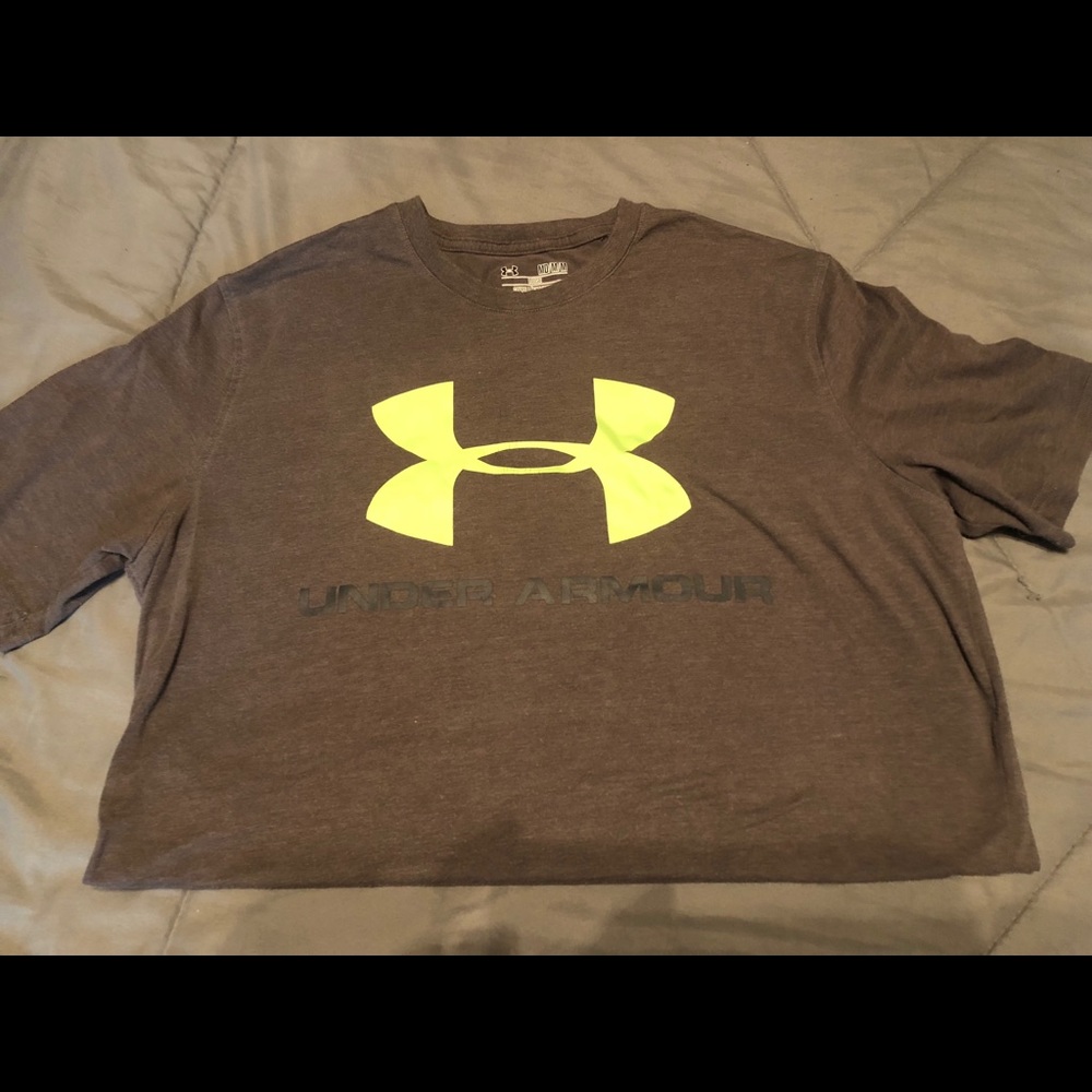 Men’s Under Armour Tee (M)